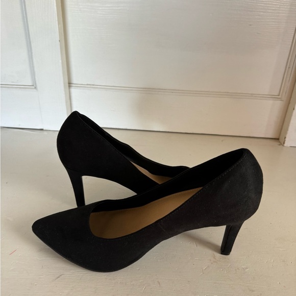 Torrid black faux suede heels size 8 1/2 wide width - Picture 5 of 9